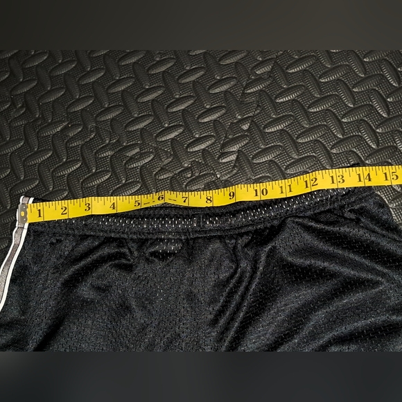 Nike atheltic/ basketball shorts - Picture 10 of 12